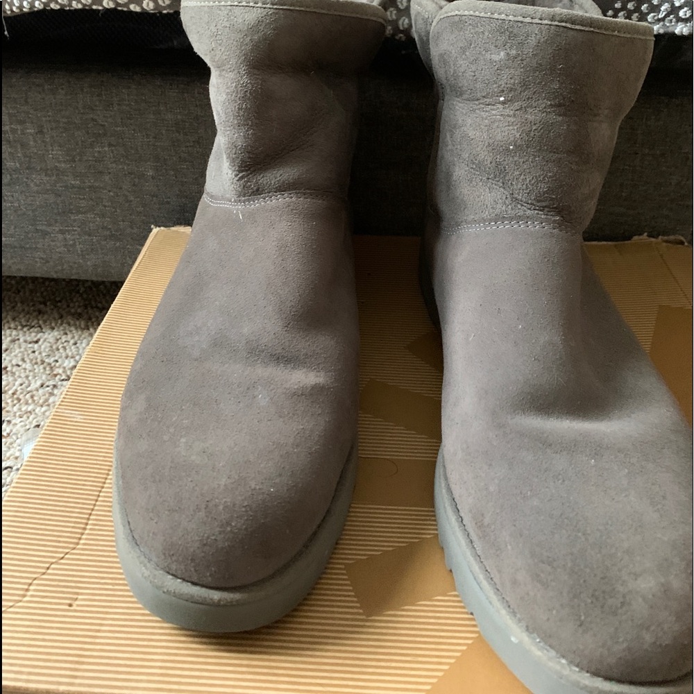 Cory II Ugg Boot. Used. Must Go! Best Offer!